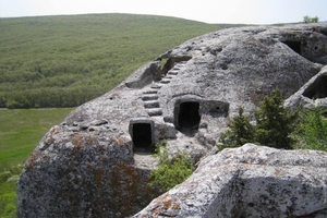 Пещерный город Эски-Кермен (6 км. от с.Красный Мак)