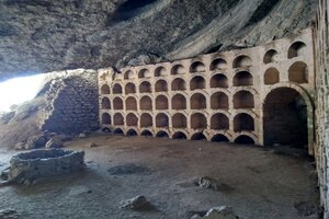 Тропа Голицына. Грот Голицына (пгт. Новый Свет)